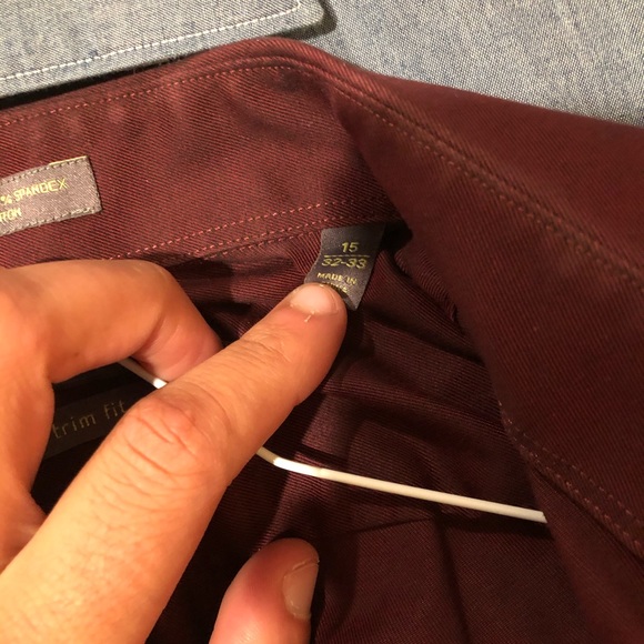 Button down - Picture 3 of 3